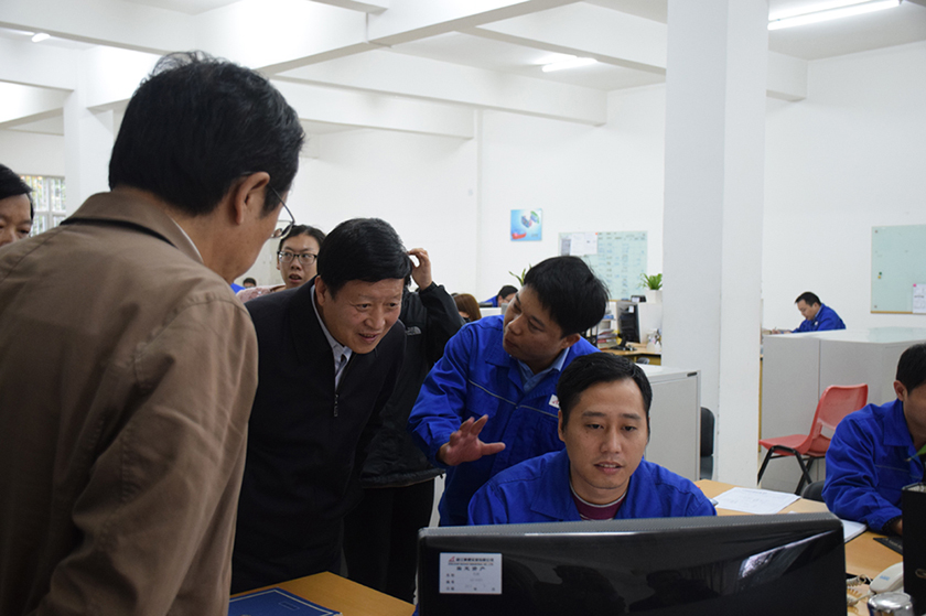 工信部及省市區(qū)各級領(lǐng)導(dǎo)蒞臨我公司考察、參觀